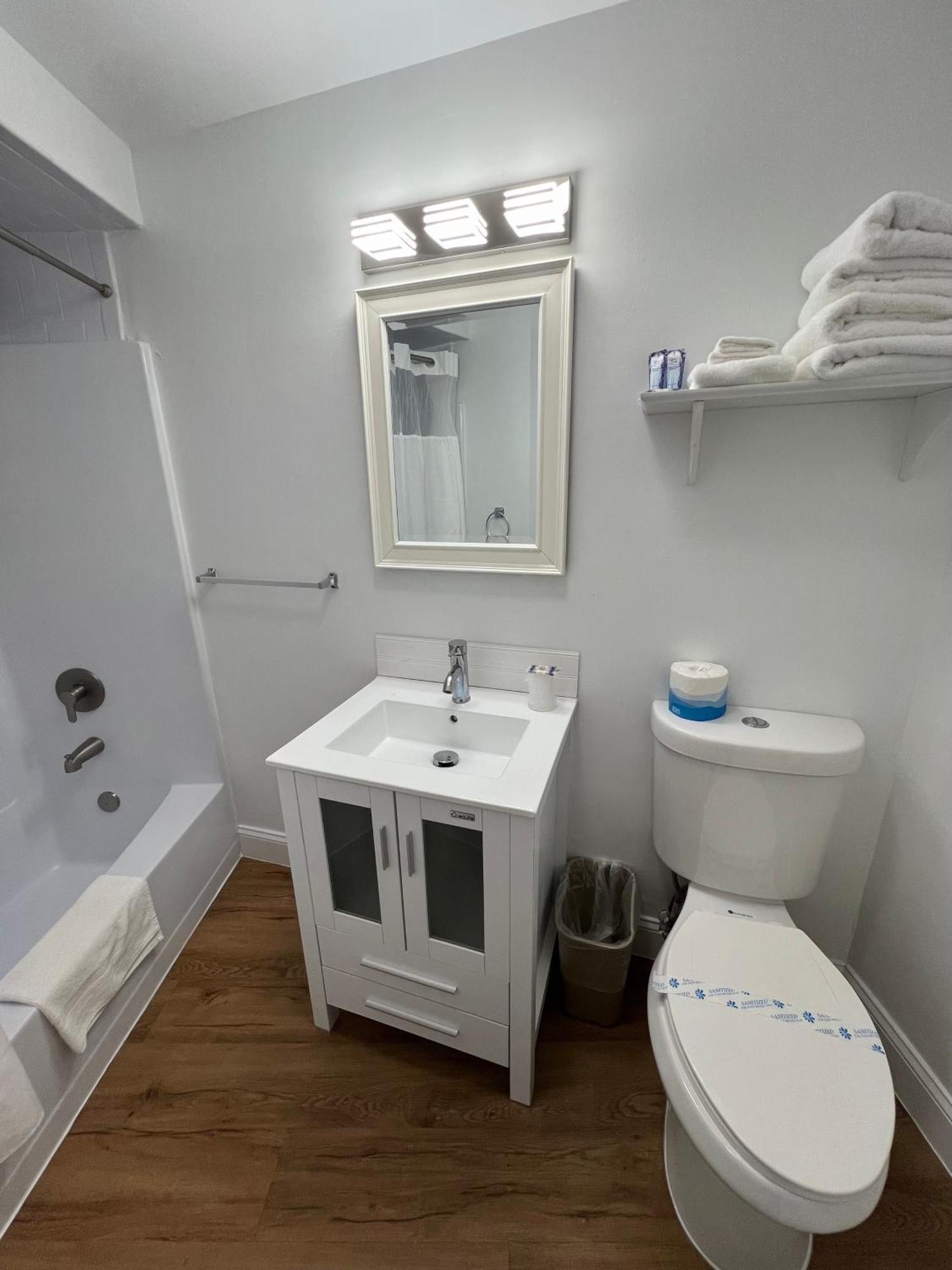 Sand Pebble Motor Lodge Point Pleasant Beach Bagian luar foto