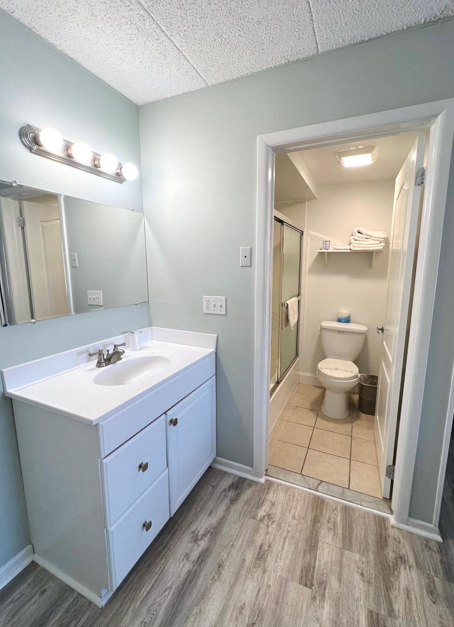 Sand Pebble Motor Lodge Point Pleasant Beach Bagian luar foto