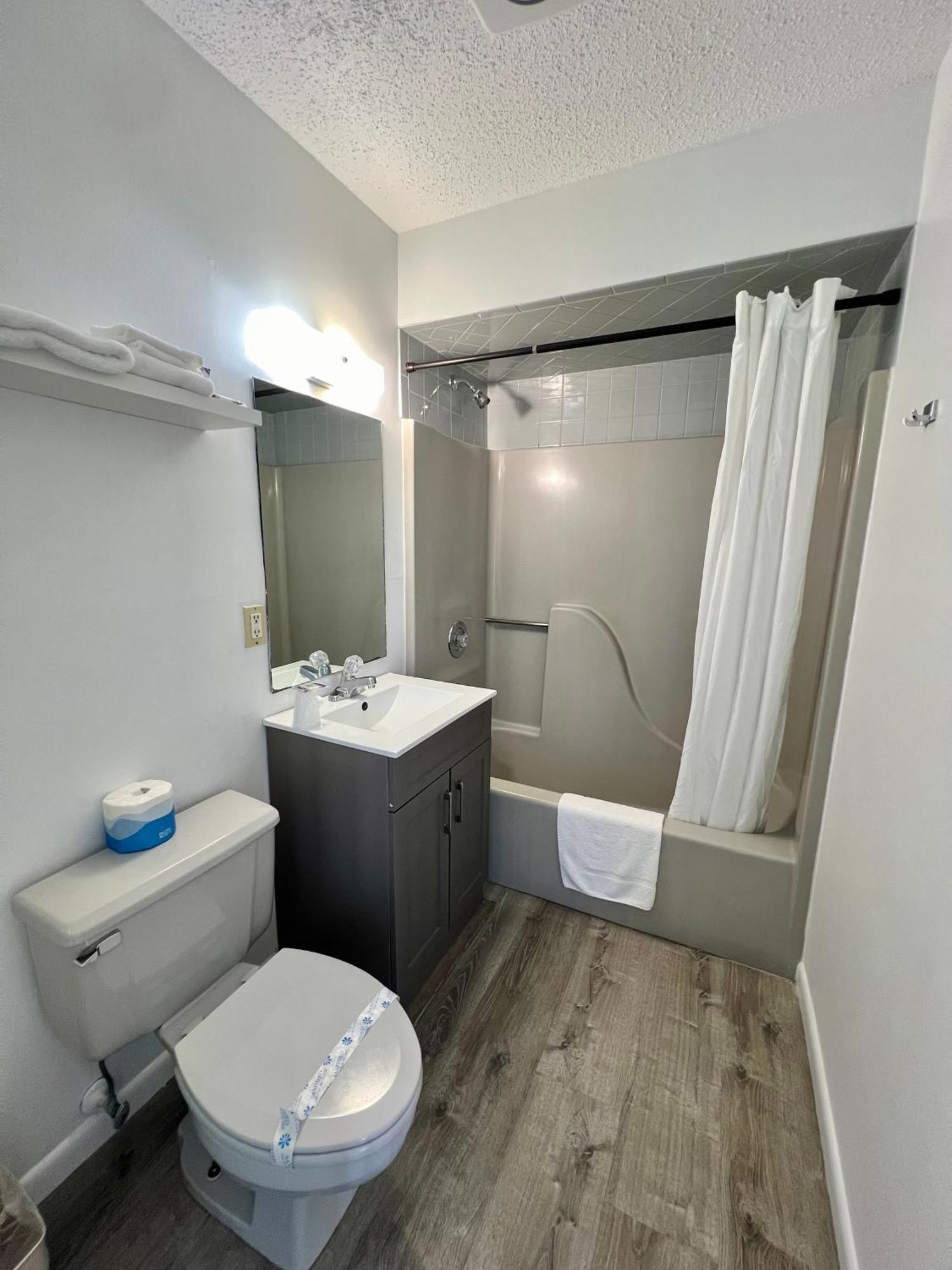 Sand Pebble Motor Lodge Point Pleasant Beach Bagian luar foto