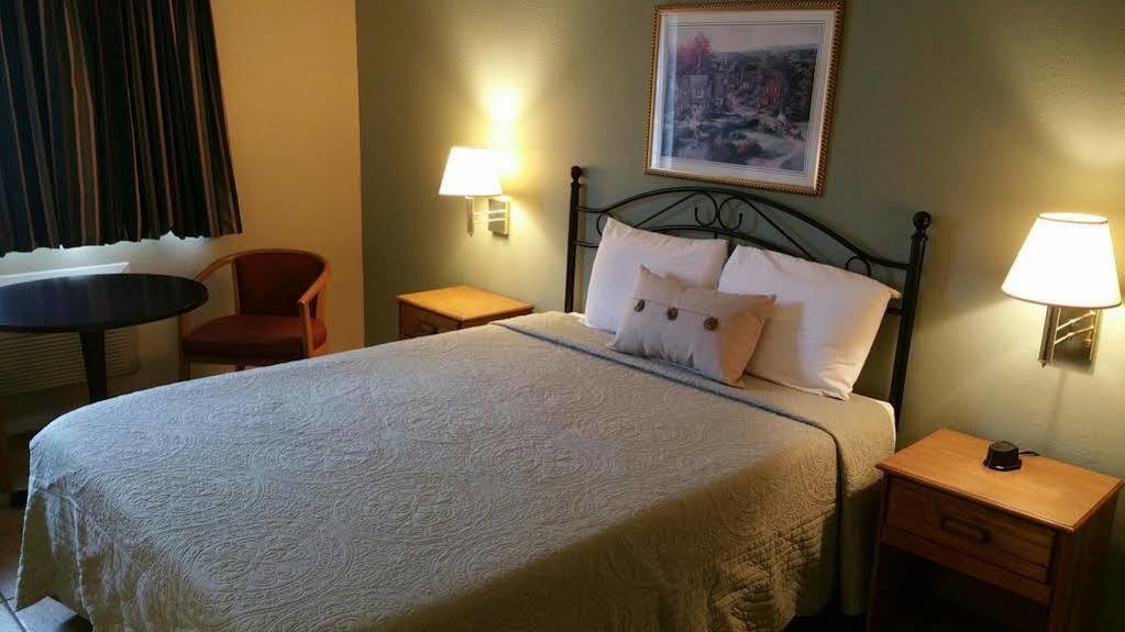 Sand Pebble Motor Lodge Point Pleasant Beach Bagian luar foto